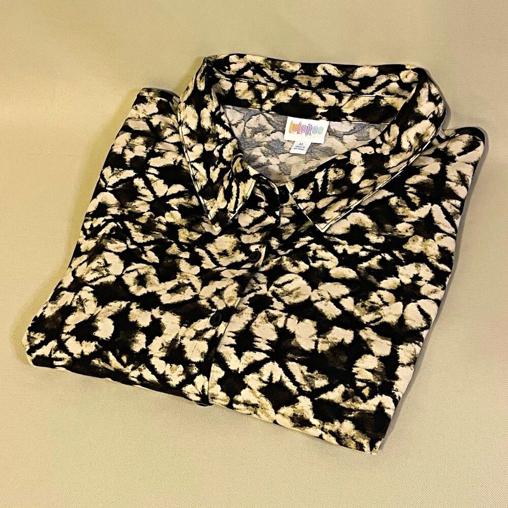 LuLaRoe Black White Abstract Jersey Collared Button-Up Short Sleeve Top XL